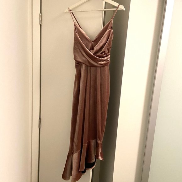 ASOS DESIGN velvet cami pephem midi dress - Picture 1 of 7